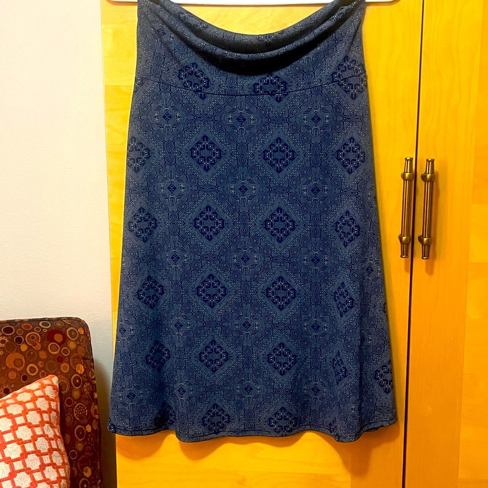 LuLaRoe navy blue printed skirt